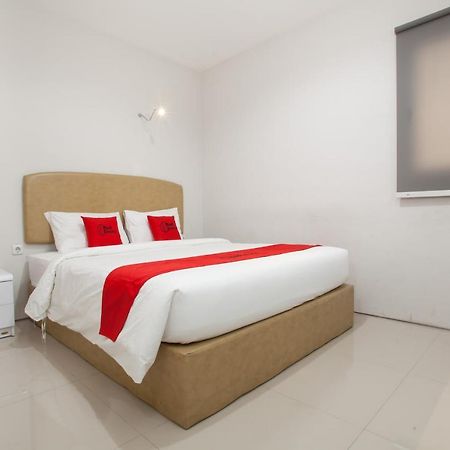 เรดดอร์ซ เนียร์ ปาซาร์ ตูรี สเตชั่น Hotel Kapasari ภายนอก รูปภาพ